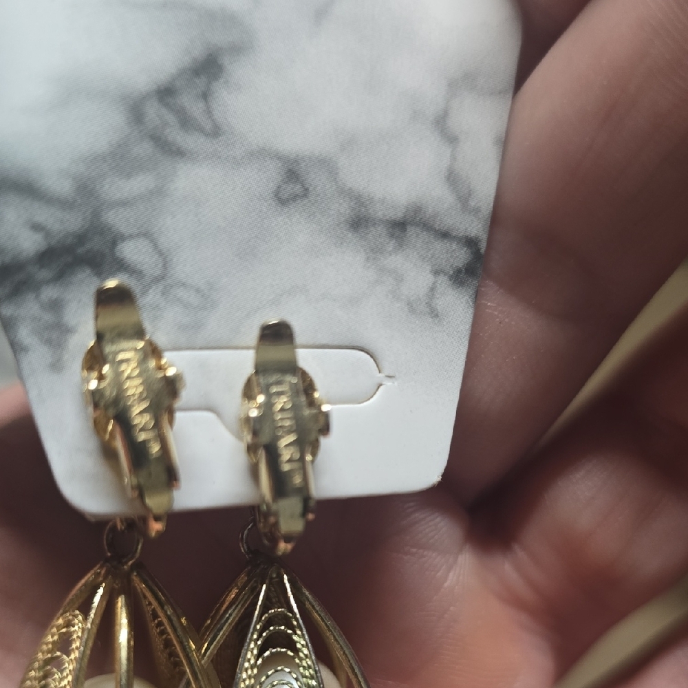 Elegant Gold and Cream Drop Earrings - Picture 2 of 3